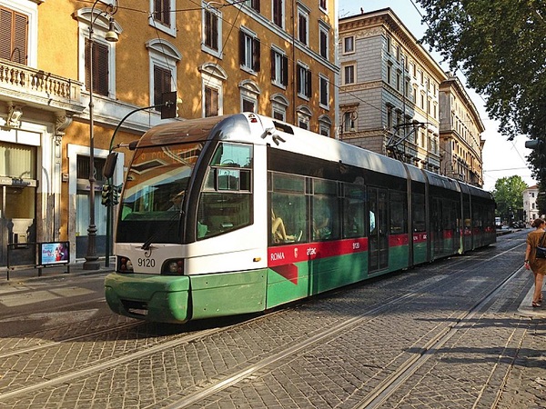 como usar o transporte público em roma