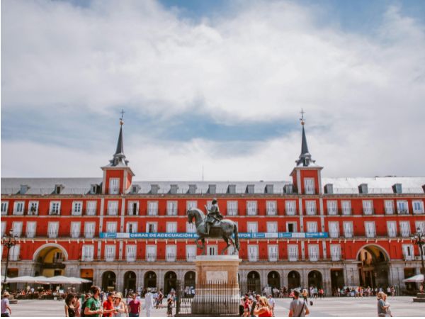Plaza Mayor de Madrid: A Praça Onde Aconteciam Execuções e Julgamentos da Inquisição